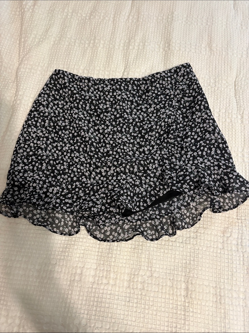 Victoria + Sophia Black Floral Ruffle Hem Skater Mini Skirt